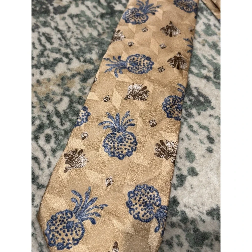 Vintage Tropicals By‎ Tango Pineapple Necktie